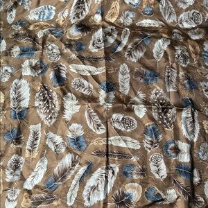 Brooks Brothers🪶100% Silk Feather Pattern Large Handkerchief / Made in Italy
